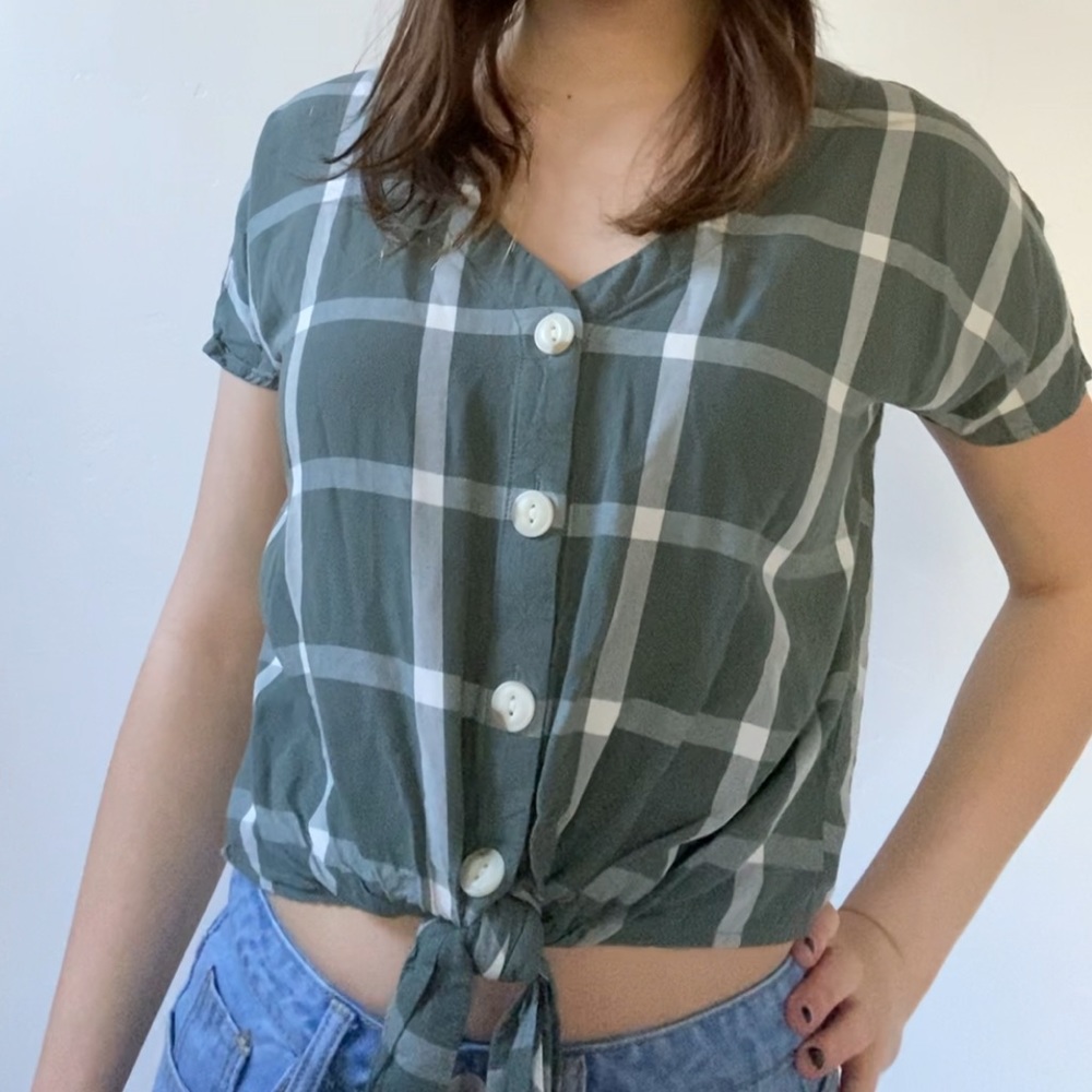 Universal Thread Olive Green Plaid Button Down Summer Tie Top